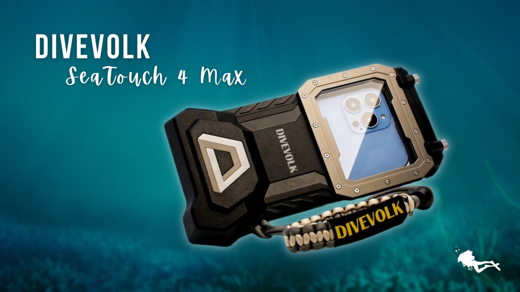 The DIVEVOLK SeaTouch 4 Max smartphone housing against a blurred, blue ocean background. 